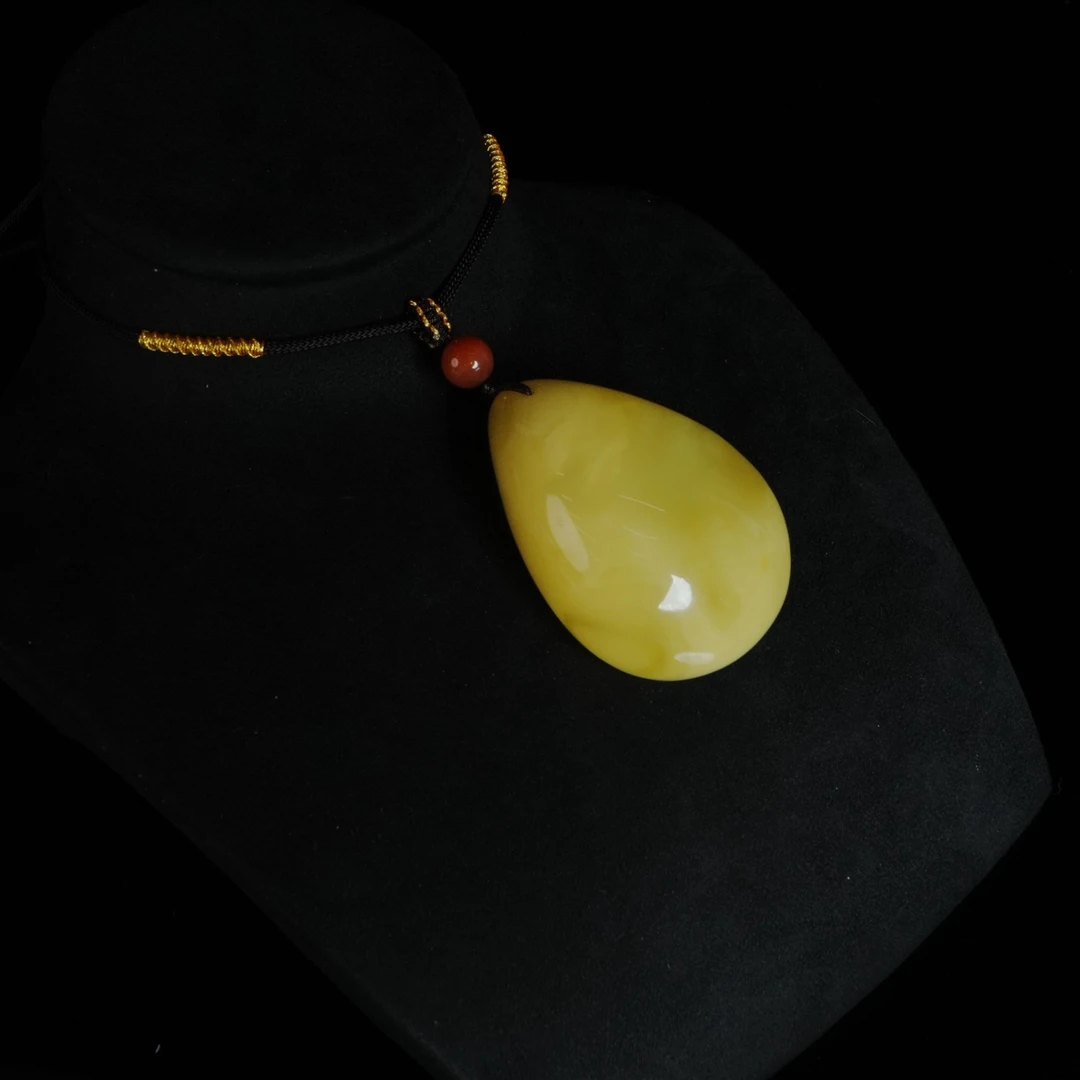 DY-M1723 蜜蜡水滴吊坠 34.65g