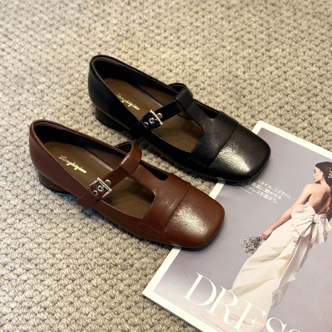 艾慕春秋新款显腿长踩实感羊皮方头2.5cm时尚百搭软底软面女单鞋