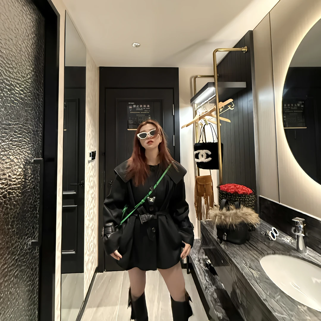 【赫拉小姐】/New女士中长款时尚黑色休闲宽松设计感皮衣外套