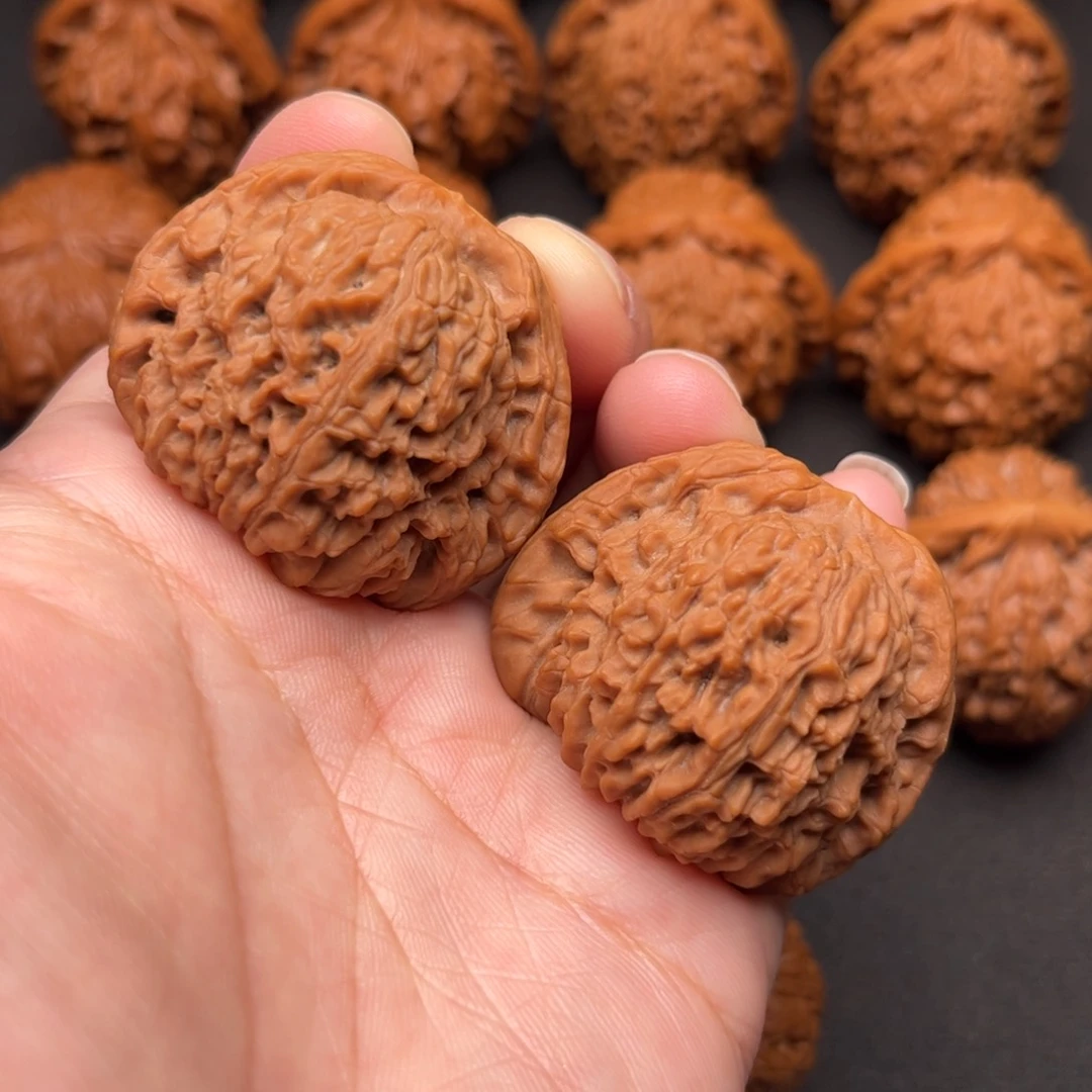 文玩核桃把件凹底 南疆石 有修