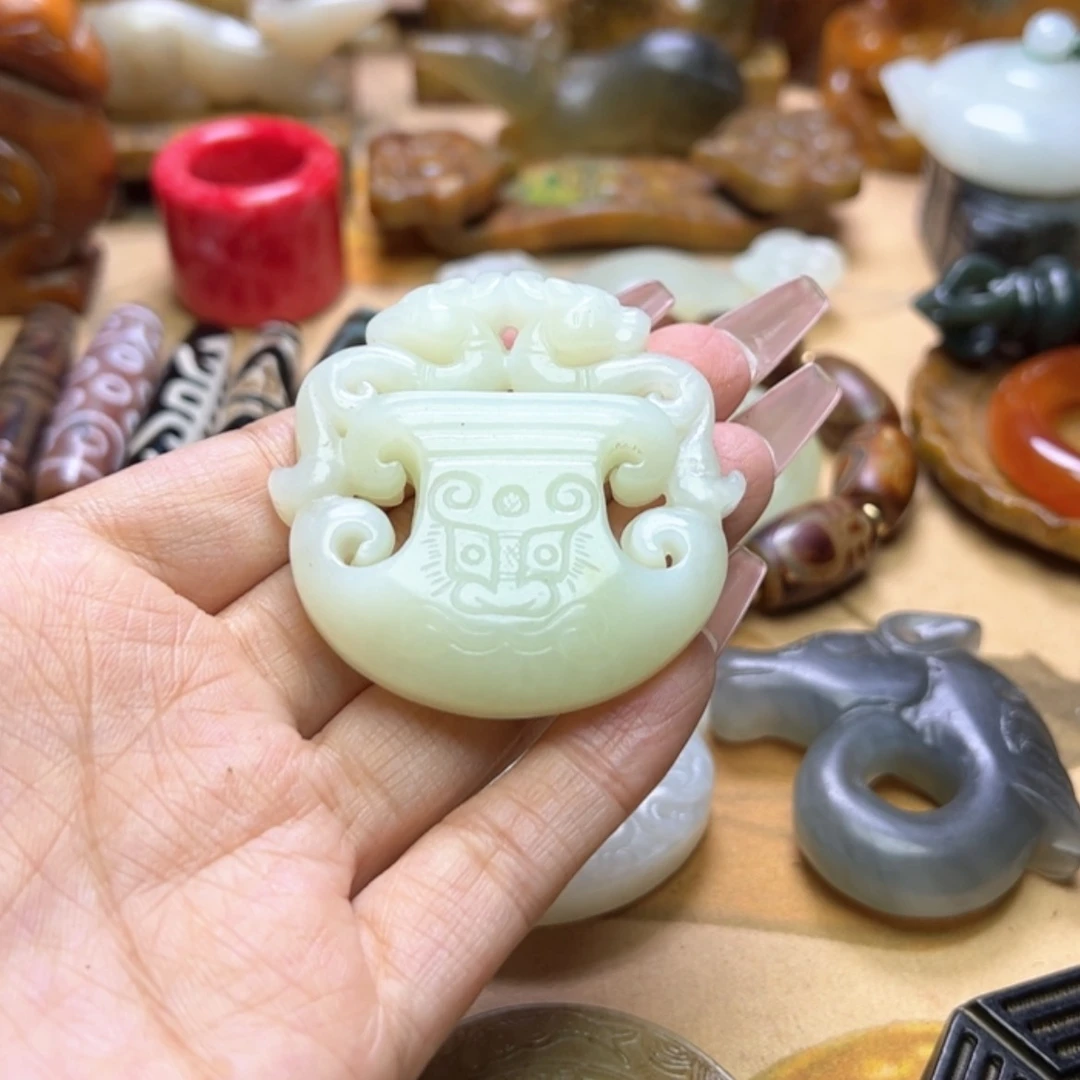 【闪购商品】蛇纹石玉颈饰未镶嵌