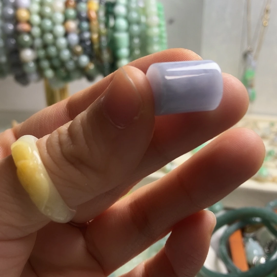 翡翠未镶嵌颈饰29卡11+桶珠