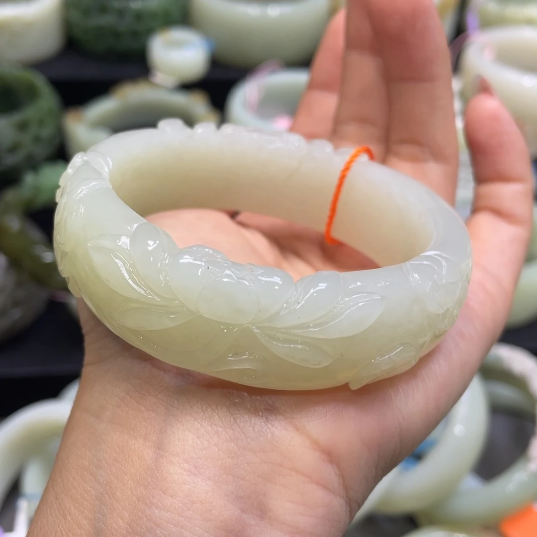 和田玉手镯未镶嵌76