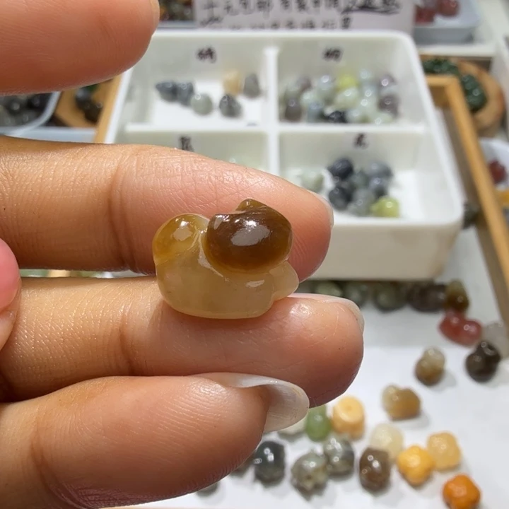 z***z和田玉未镶嵌珠宝奇石