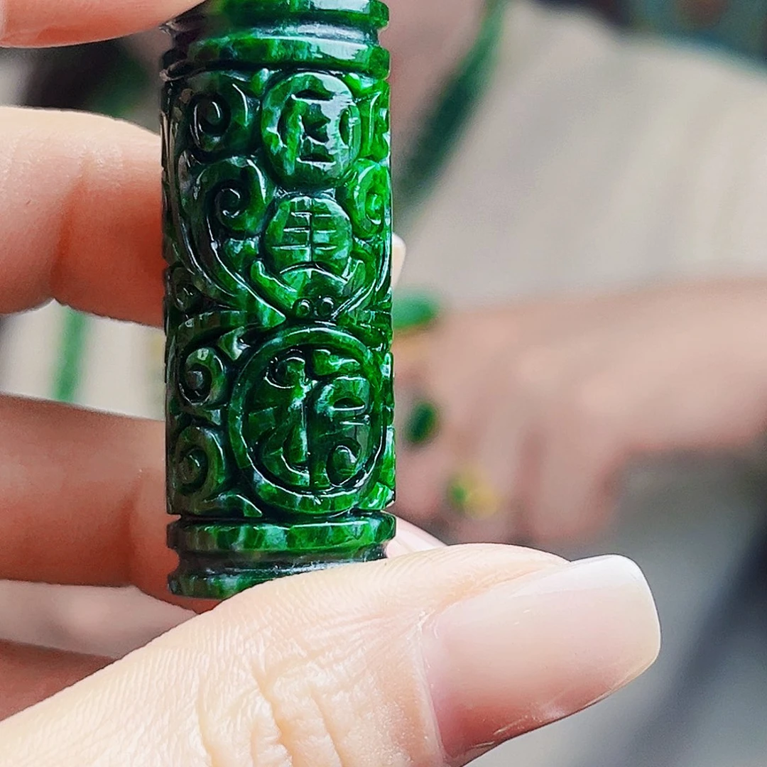 颈饰未镶嵌翡翠多样性