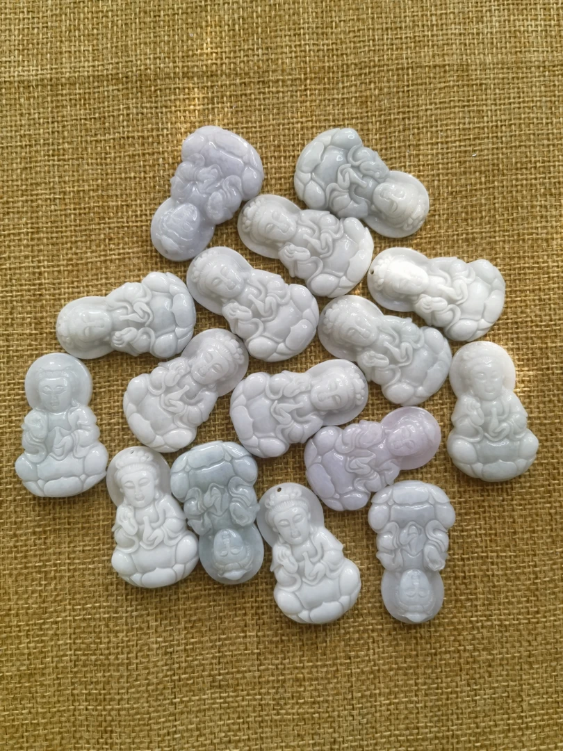 天然缅甸翡翠A货玉观音吊坠 多样性发其一件