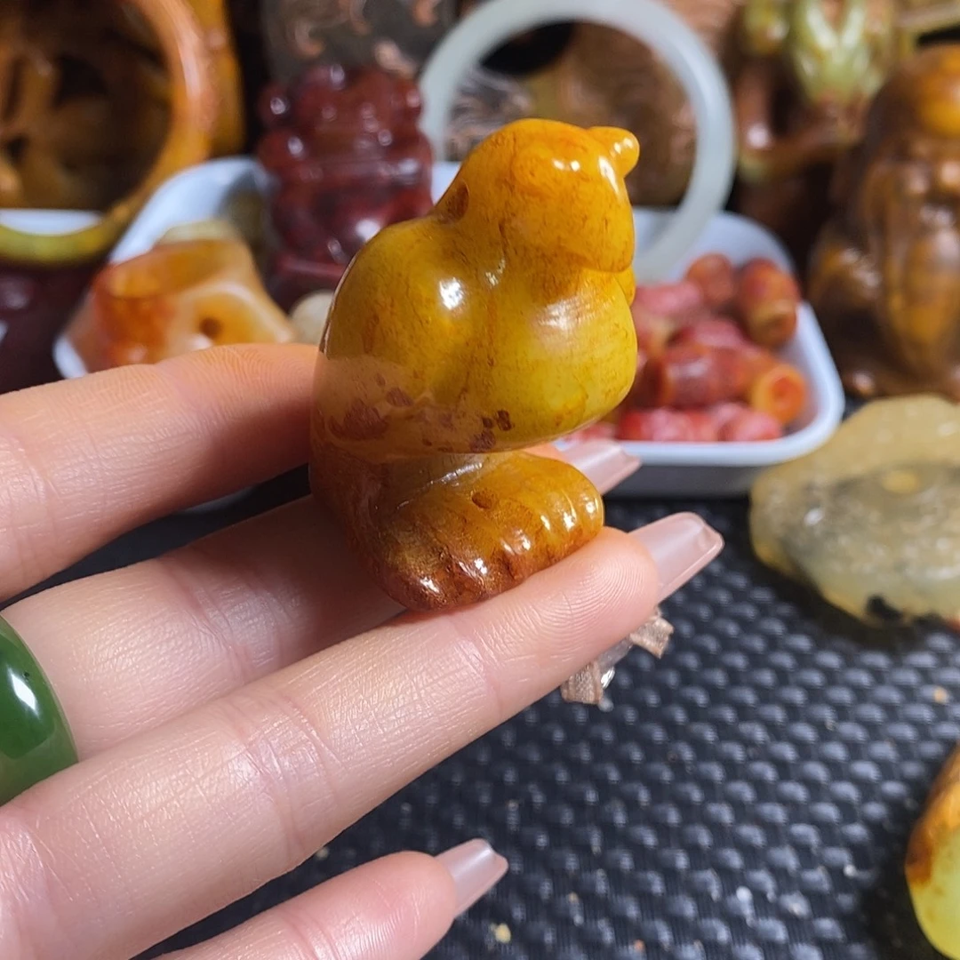 岫岩老玉（透闪石质玉）未镶嵌珠宝奇石