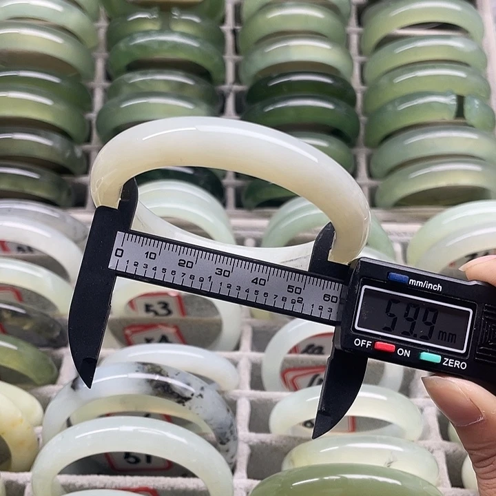 蛇纹石玉未镶嵌手镯64