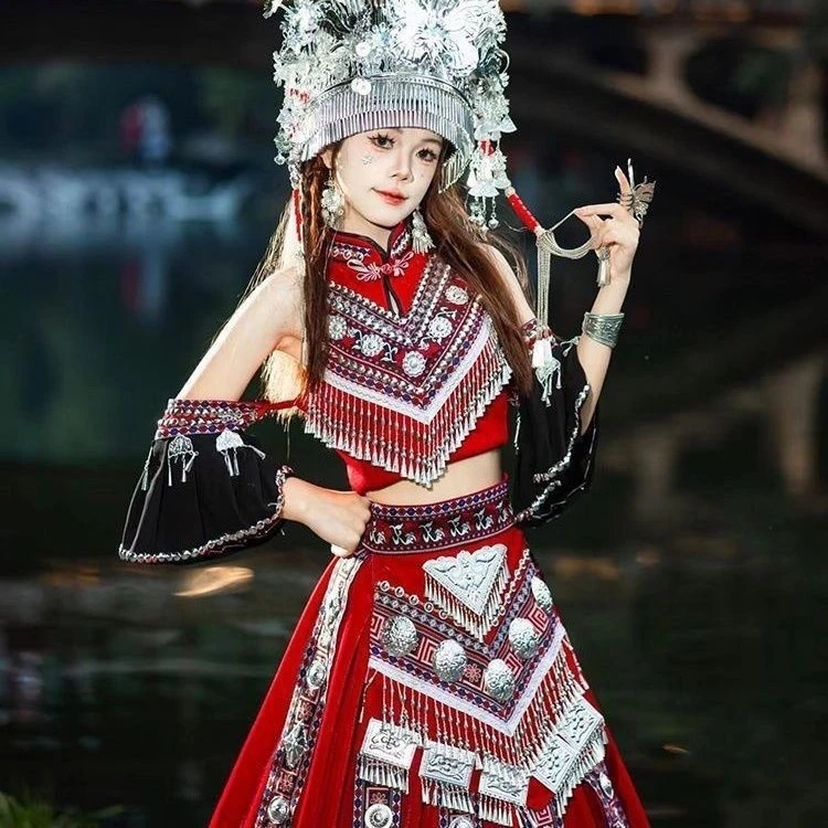 新款贵州苗寨苗族服装旅拍侗族服饰瑶族少数民族土家族舞蹈演出服