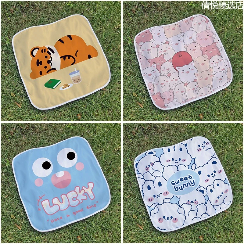 户外公园草坪防水隔脏双层坐垫可折叠椅垫子坐公交车地铁便携座垫