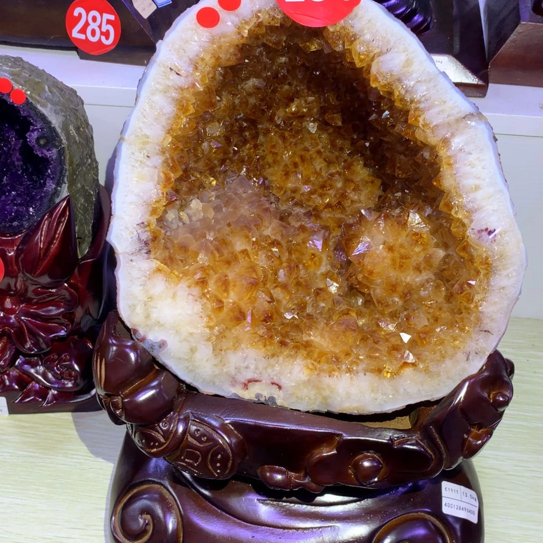 织绣巴西黄水晶摆件