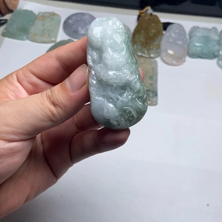 翡翠未镶嵌颈饰龙牌18