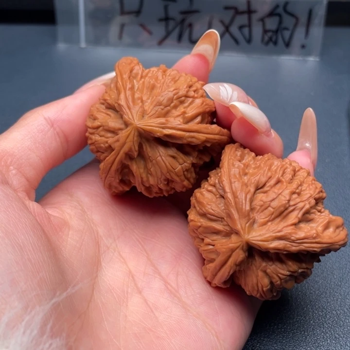 永***文玩核桃吊坠白狮子