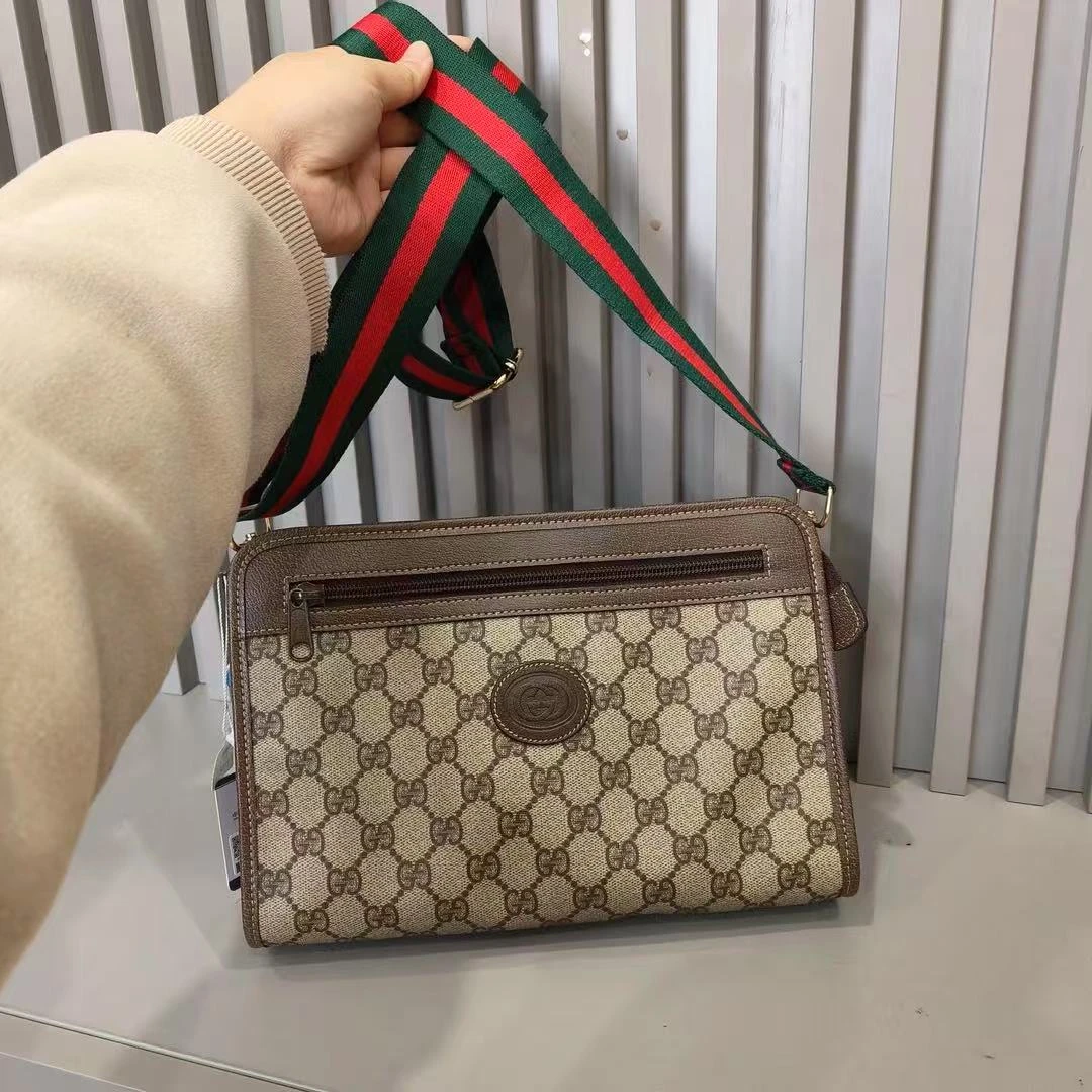 95新 GUCCI/古驰 兔兔奢G专属/古驰开口笑洗漱包/240626092