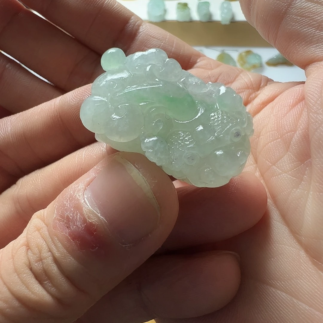 定制翡翠未镶嵌貔貅