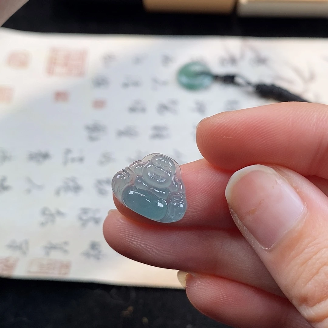 翡翠颈饰未镶嵌开***?天然翡翠