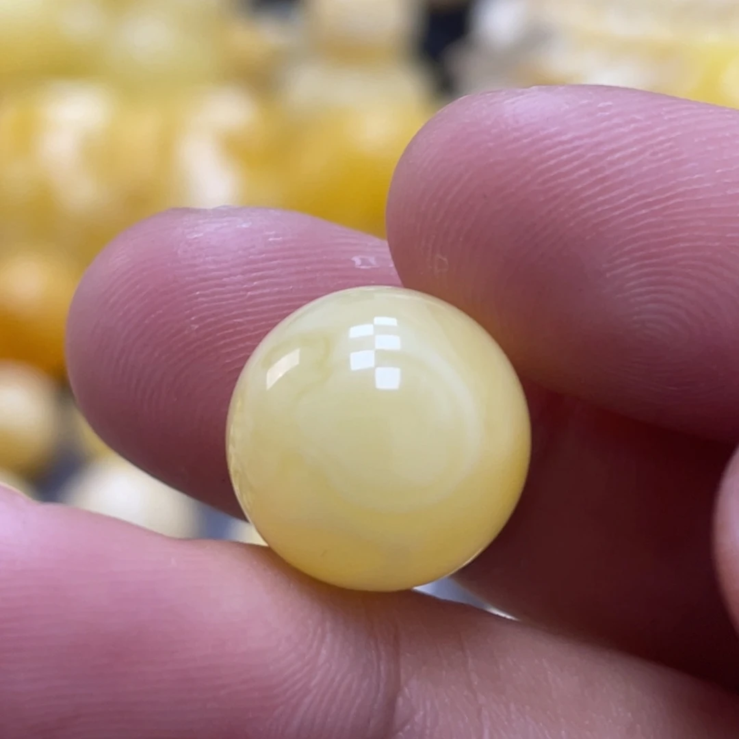 蜜蜡未镶嵌裸石13.7mm