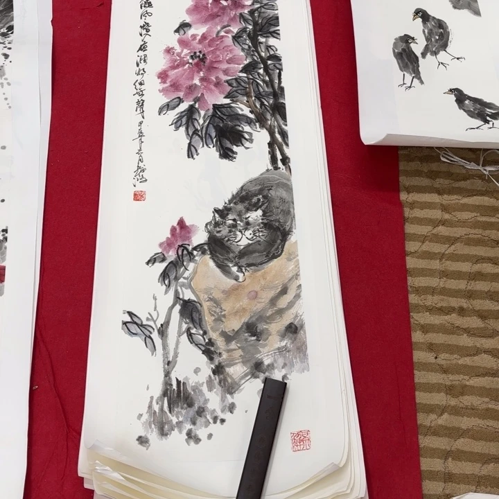 国画花鸟等图案为一体的