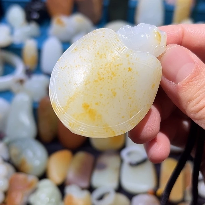 V***y和田玉未镶嵌吊坠(不含链)不退