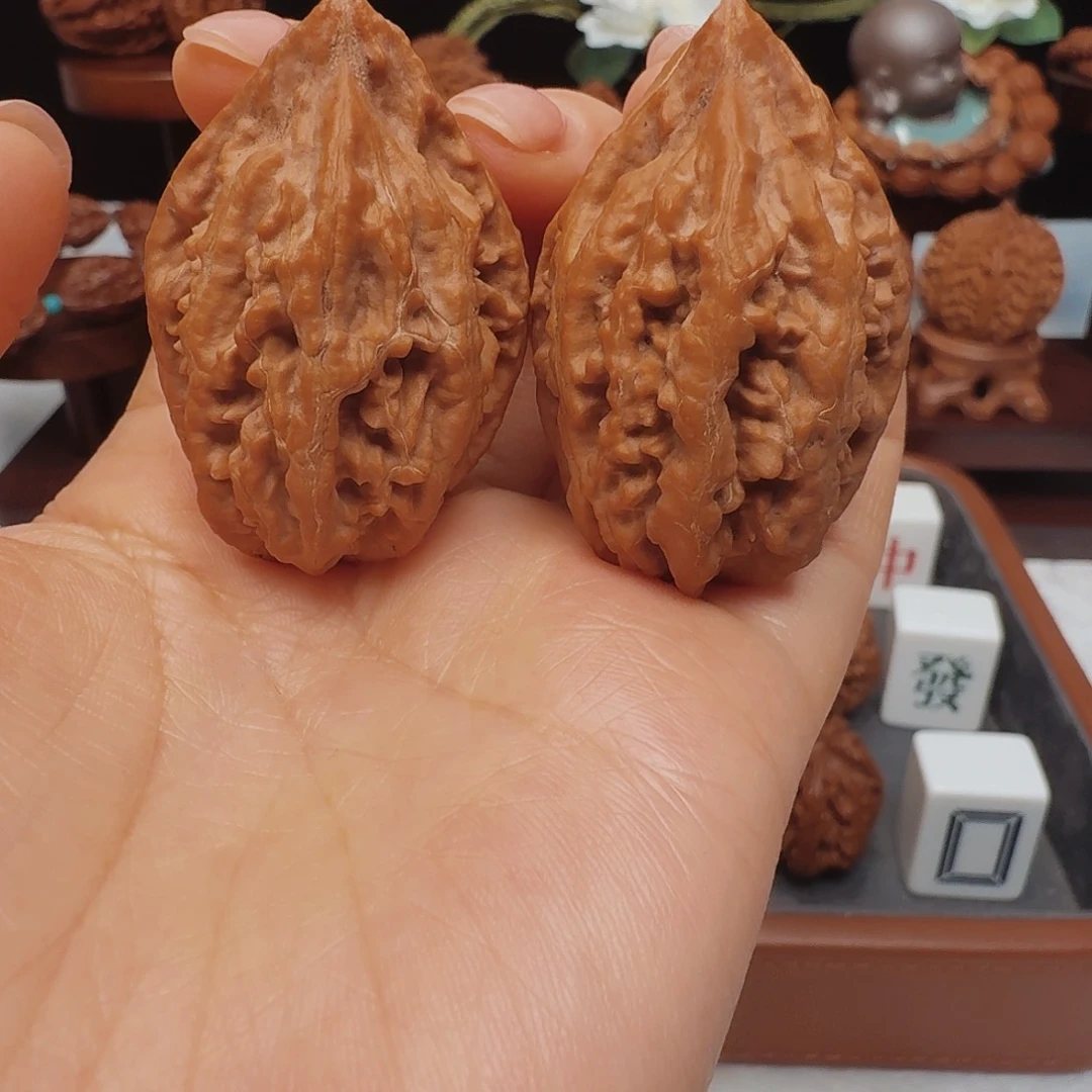 文玩核桃吊坠～楸鸡心