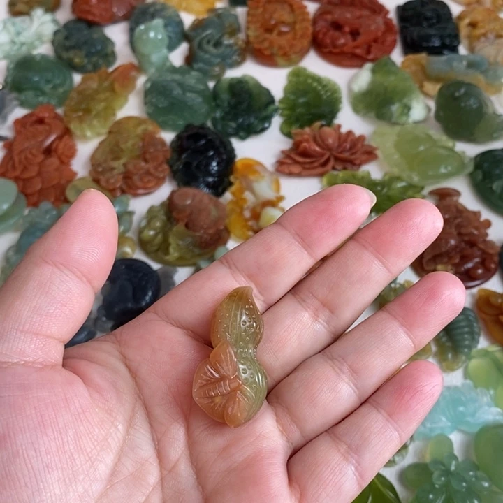 蛇纹石玉颈饰未镶嵌津*