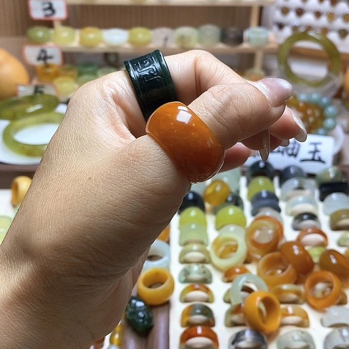 咏***荷未镶嵌岫玉戒圈岫玉精品指环内径 19.6