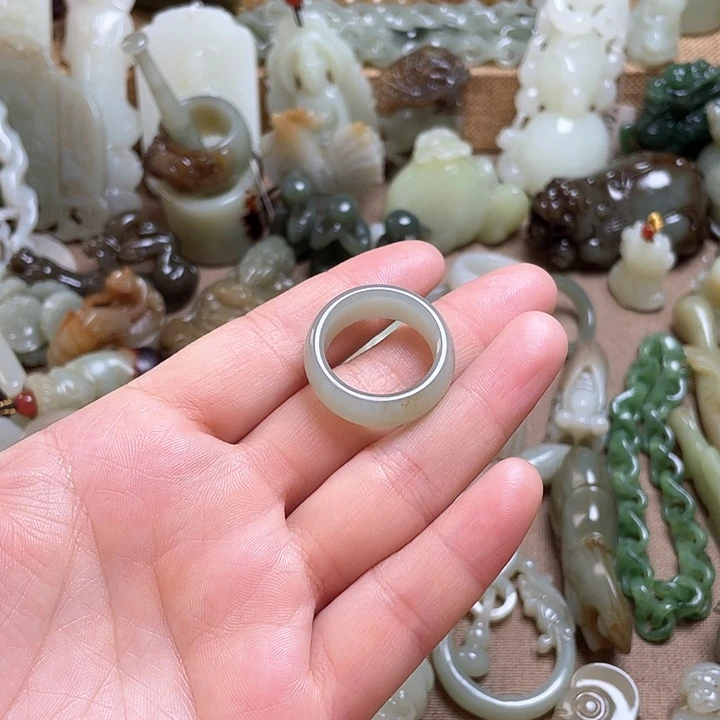 和田玉颈饰未镶嵌菩*树