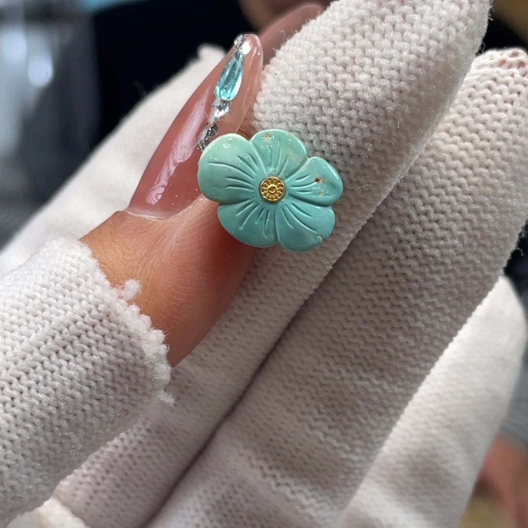 绿松石未镶嵌挂件