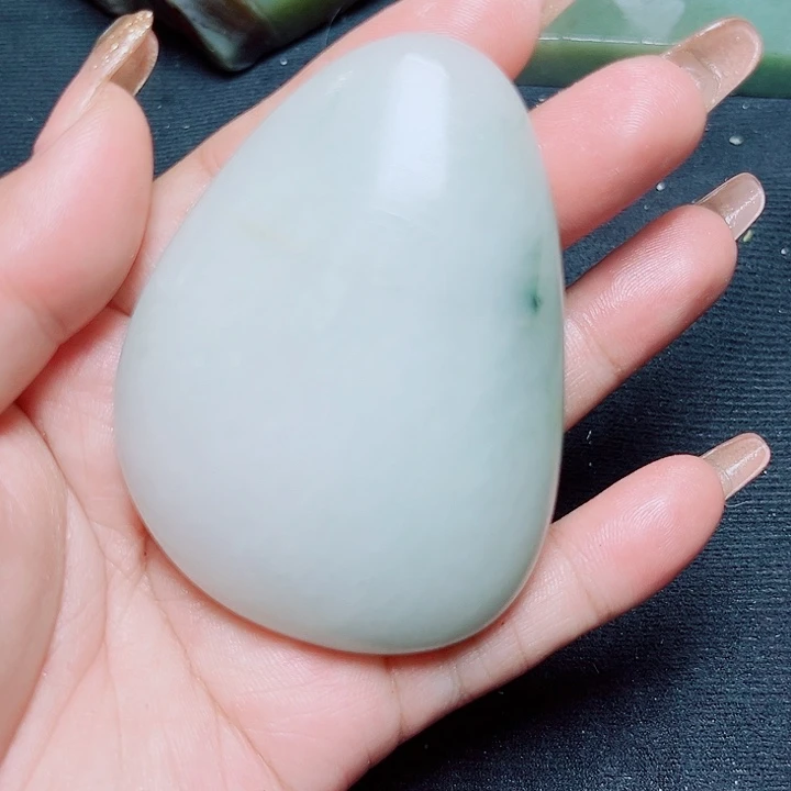 和田玉（糖玉）未镶嵌珠宝奇石