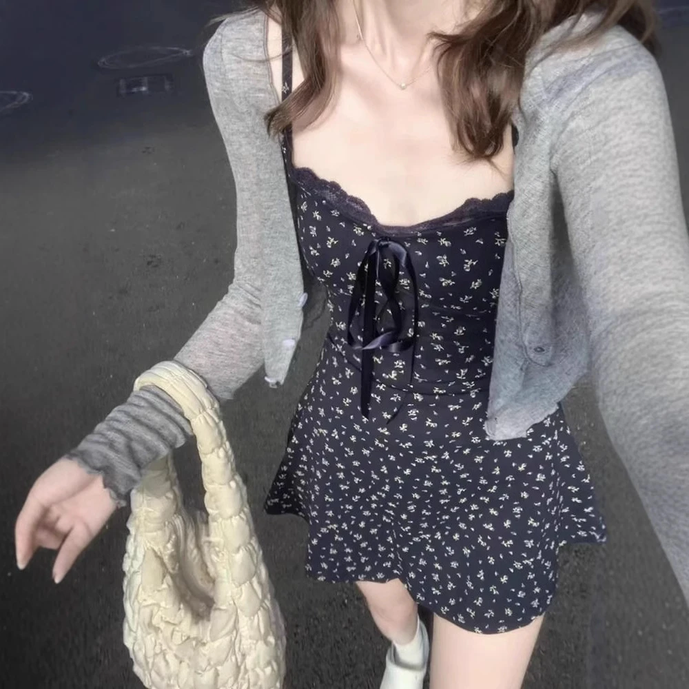 法式蓝色碎花吊带连衣裙女新款高级感小个子甜辣妹短裙子套装春装
