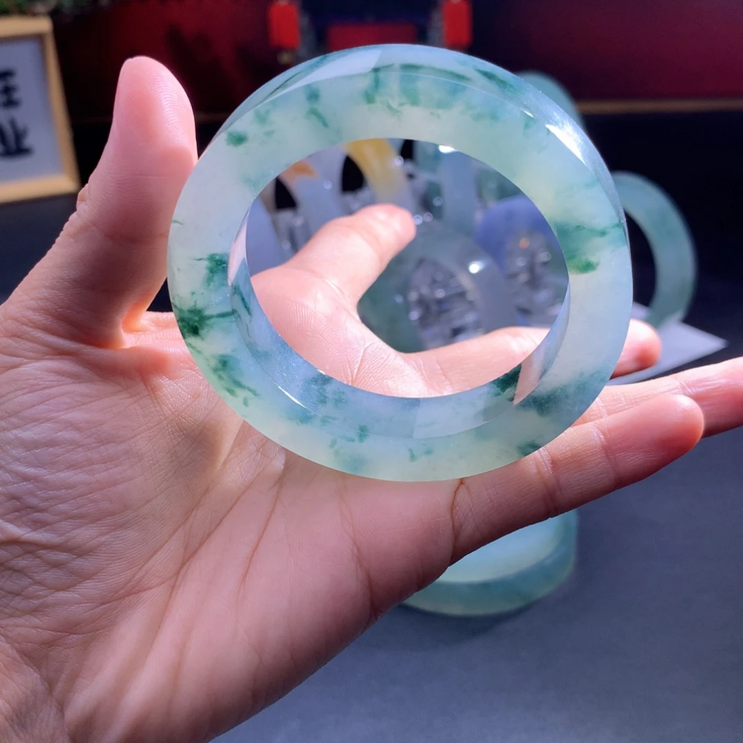 定制翡翠未镶嵌翡翠手镯