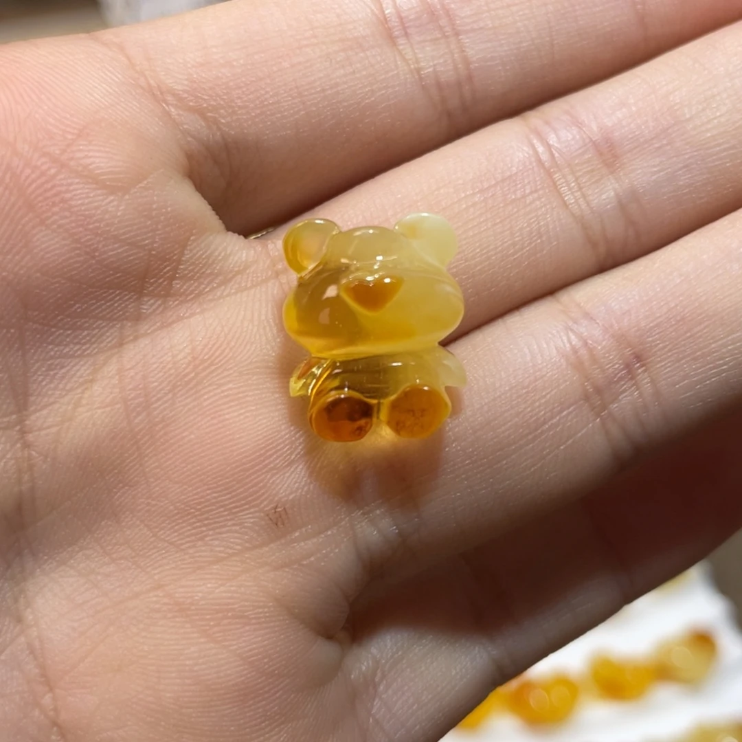 琥珀未镶嵌裸石小熊