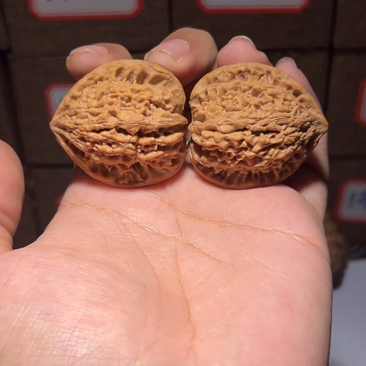 Y***y把件文玩核桃36虎头王