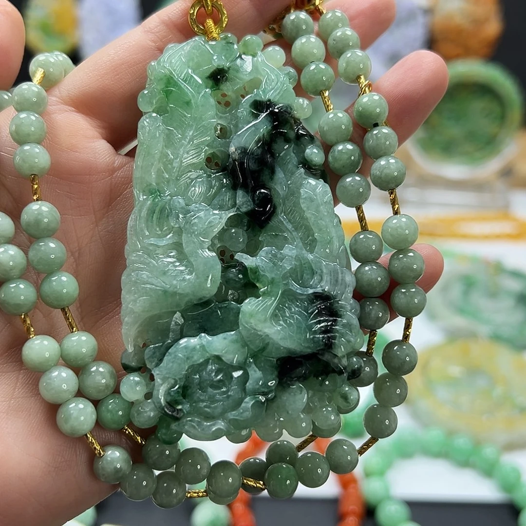 翡翠未镶嵌颈饰吊坠