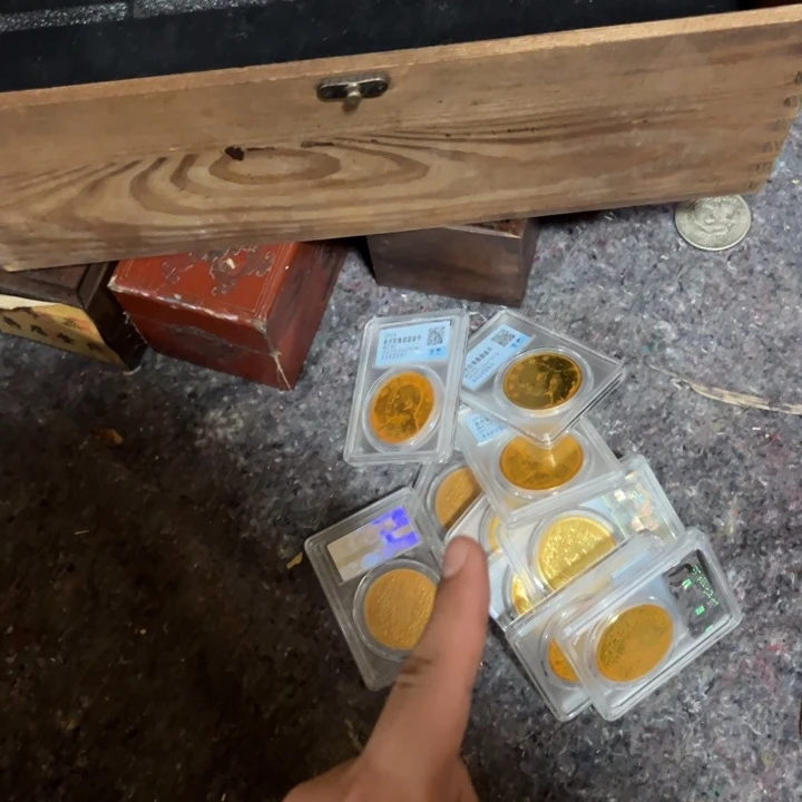 瓷片都是自己家的拍就完