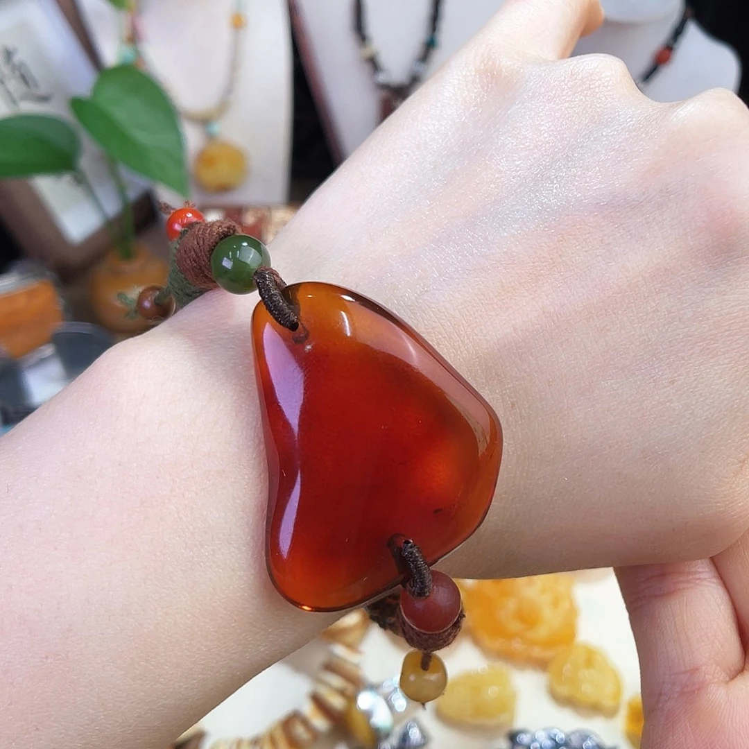 未镶嵌琥珀珠宝奇石