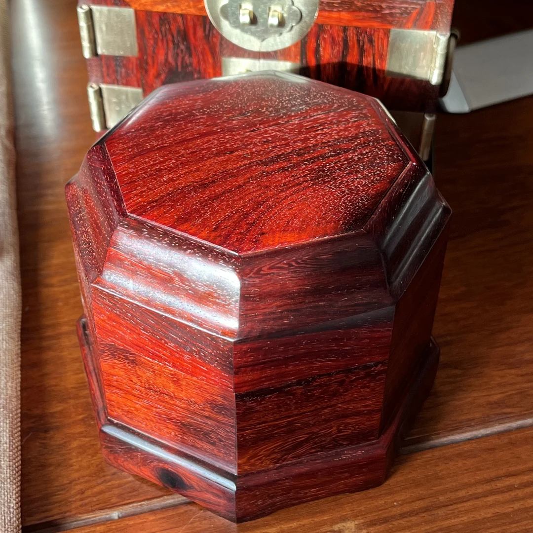 紫檀 八角盒 暗榫工艺 满金星用料 尺寸13/13/10