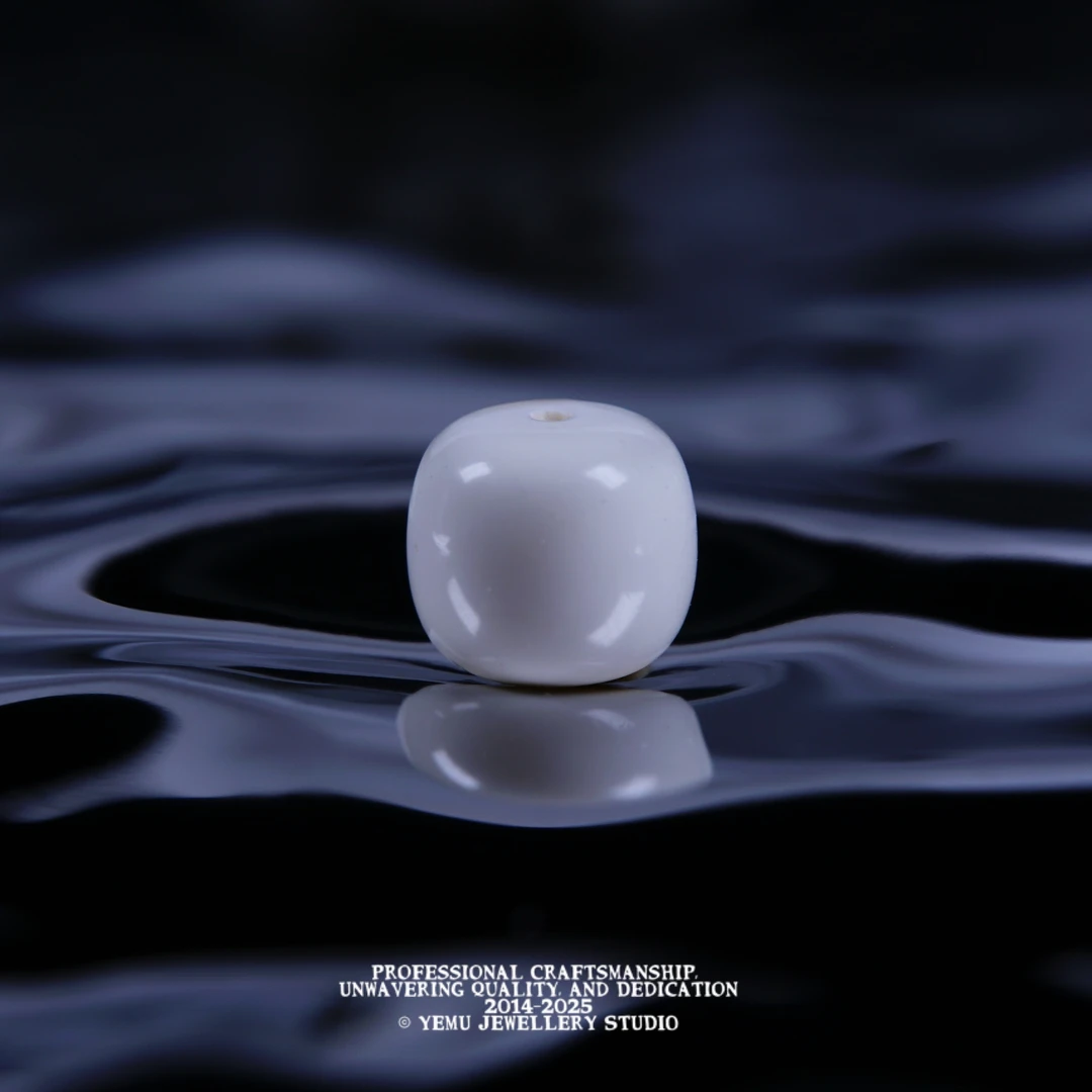 k14（8.5mm)8毫米顶漆白老型配珠 一物一拍 天然俄料琥珀蜜蜡