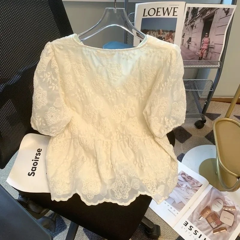 【现货+运费险】V领百搭蕾丝上衣胖衬衫女气质显瘦中袖上衣女Q636