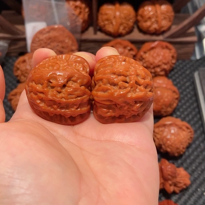 把件文玩核桃36.4尺寸白狮子1058