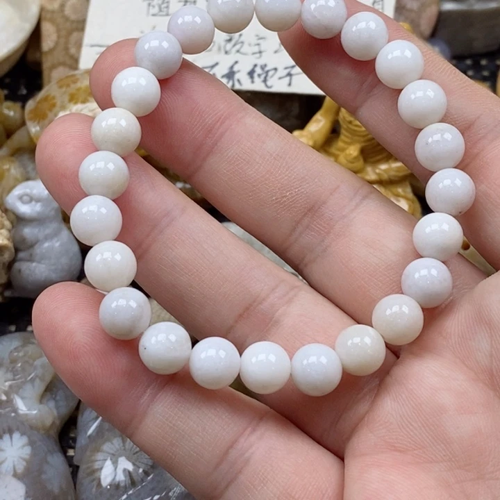 颈饰未镶嵌硅化珊瑚（珊瑚玉）