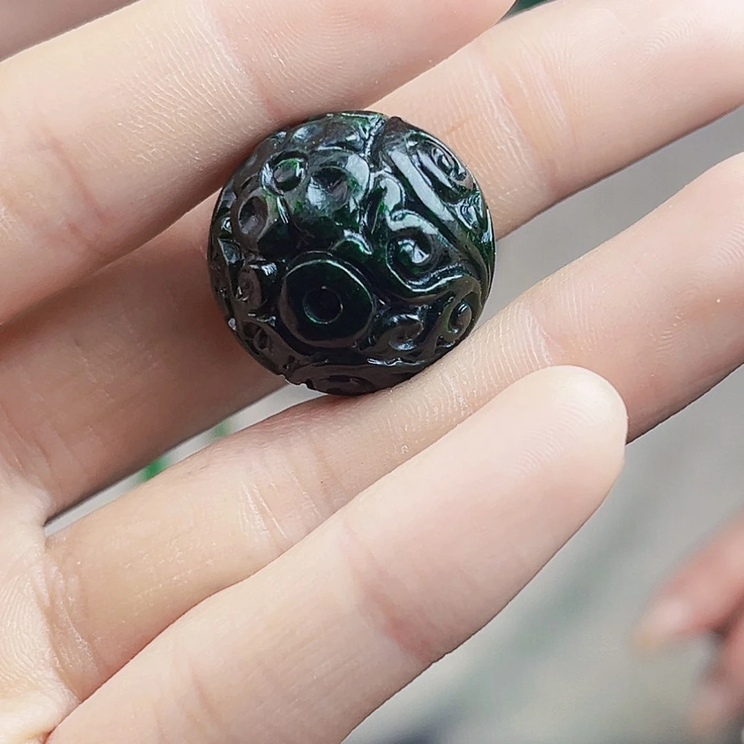 颈饰未镶嵌翡翠多样性