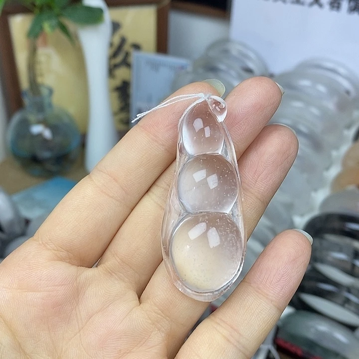 石英质玉未镶嵌颈饰冰雪福豆