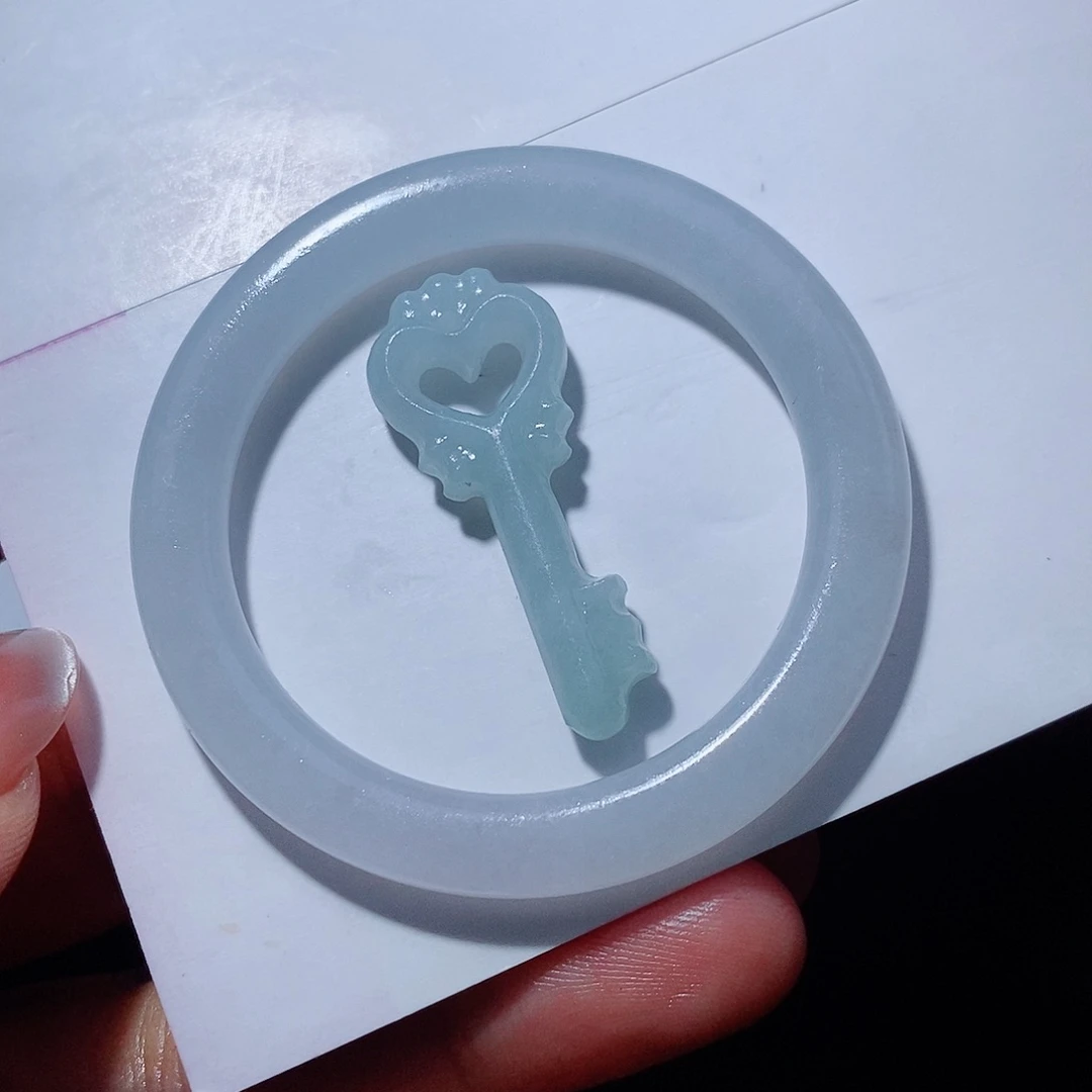 鞠***未镶嵌定制翡翠翡翠