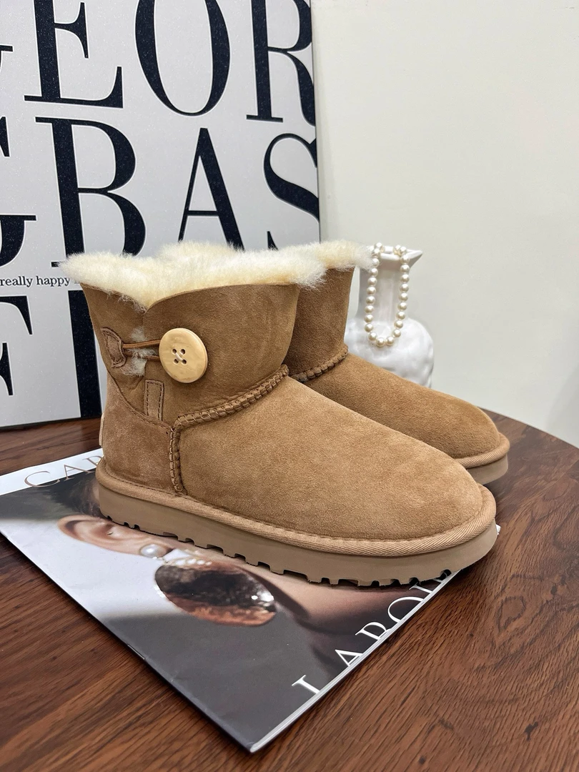 桑坡雪地靴薄底木扣羊皮毛一体加厚保暖舒适时尚女士百搭防滑