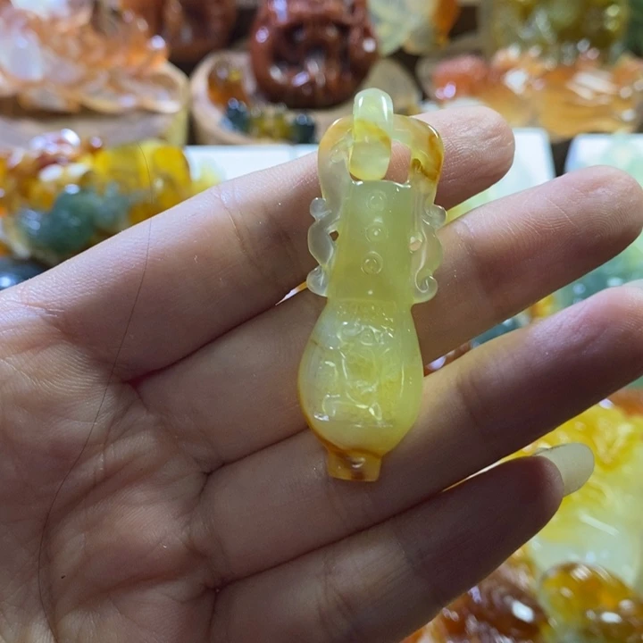 未镶嵌蛇纹石玉颈饰