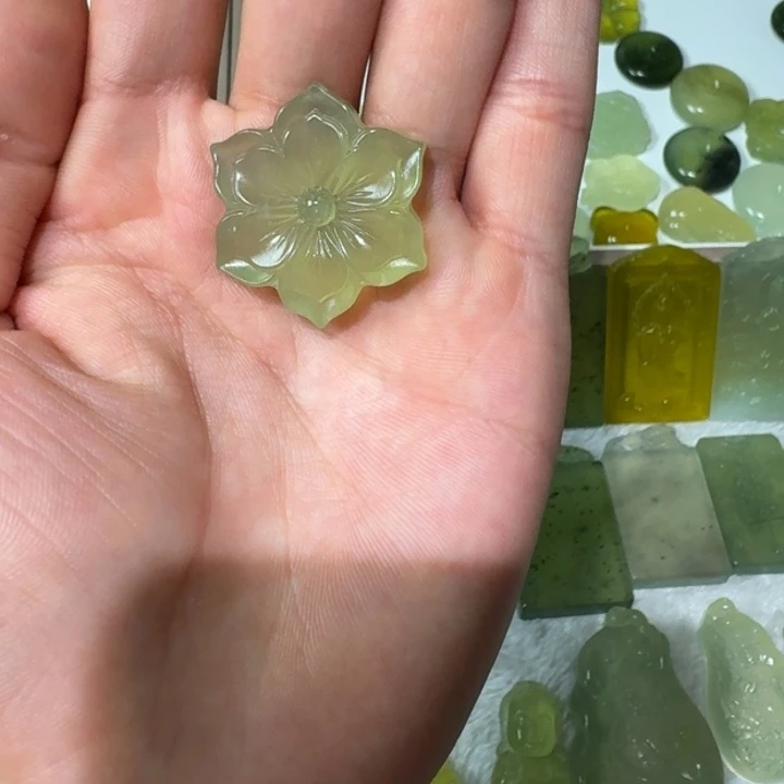 蛇纹石玉未镶嵌吊坠(不含链)