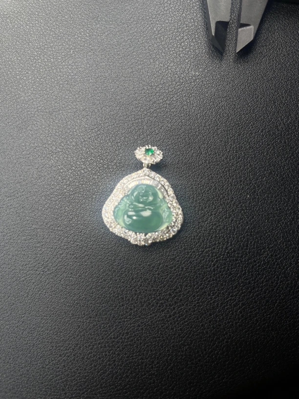 天然a货翡翠吊坠