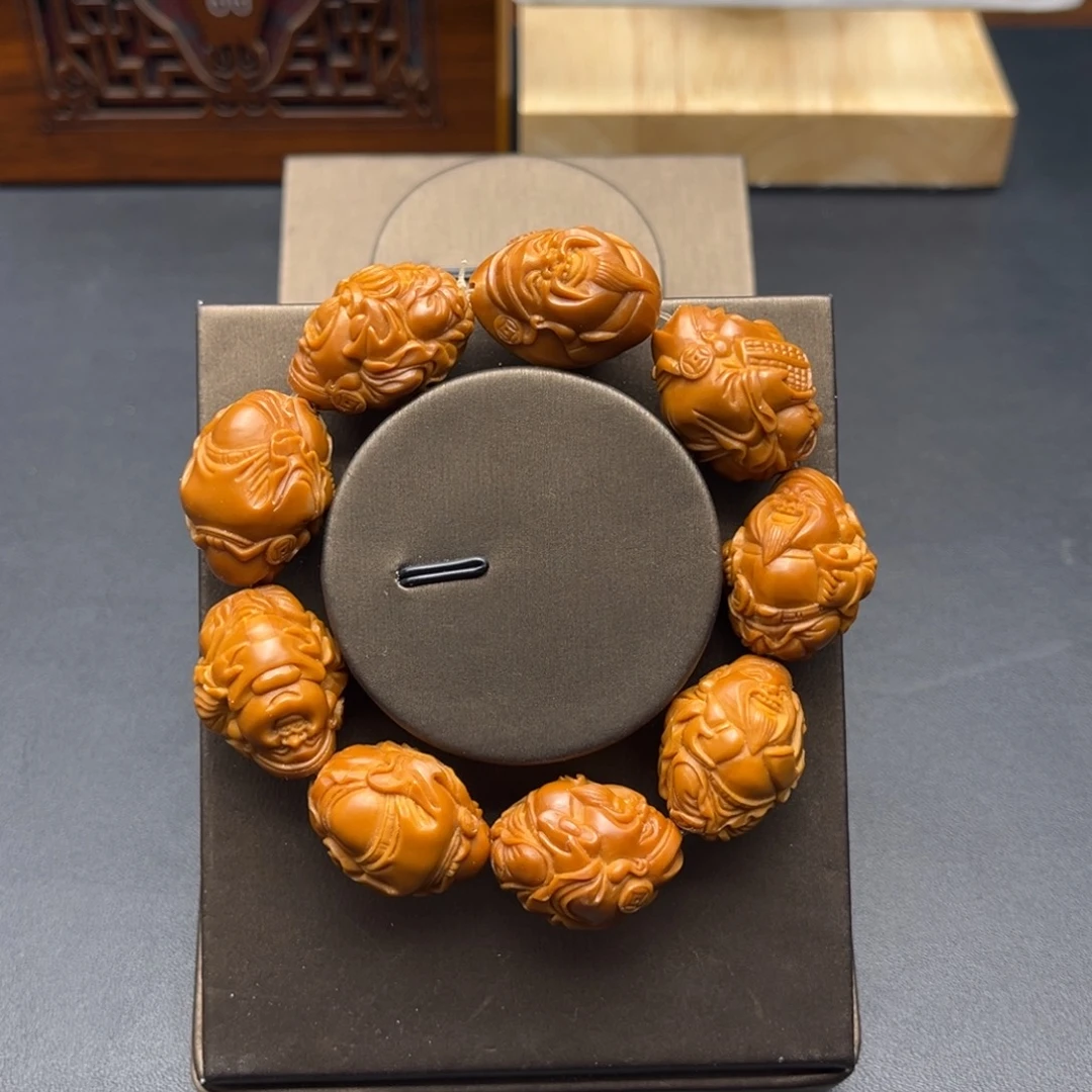 橄榄核吊坠八宝财神