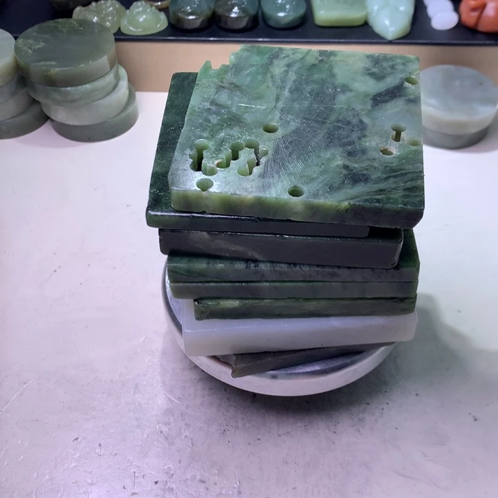 乐***谦和田玉（糖玉）未镶嵌珠宝半成品